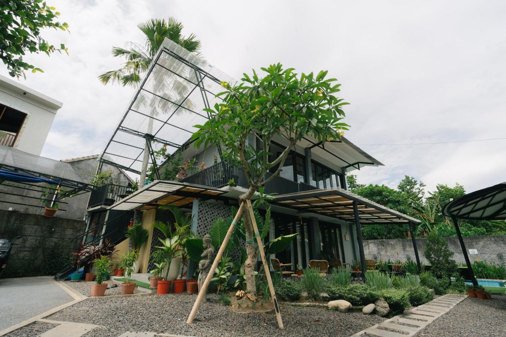 The Jungle Hostel Canggu Exterior photo