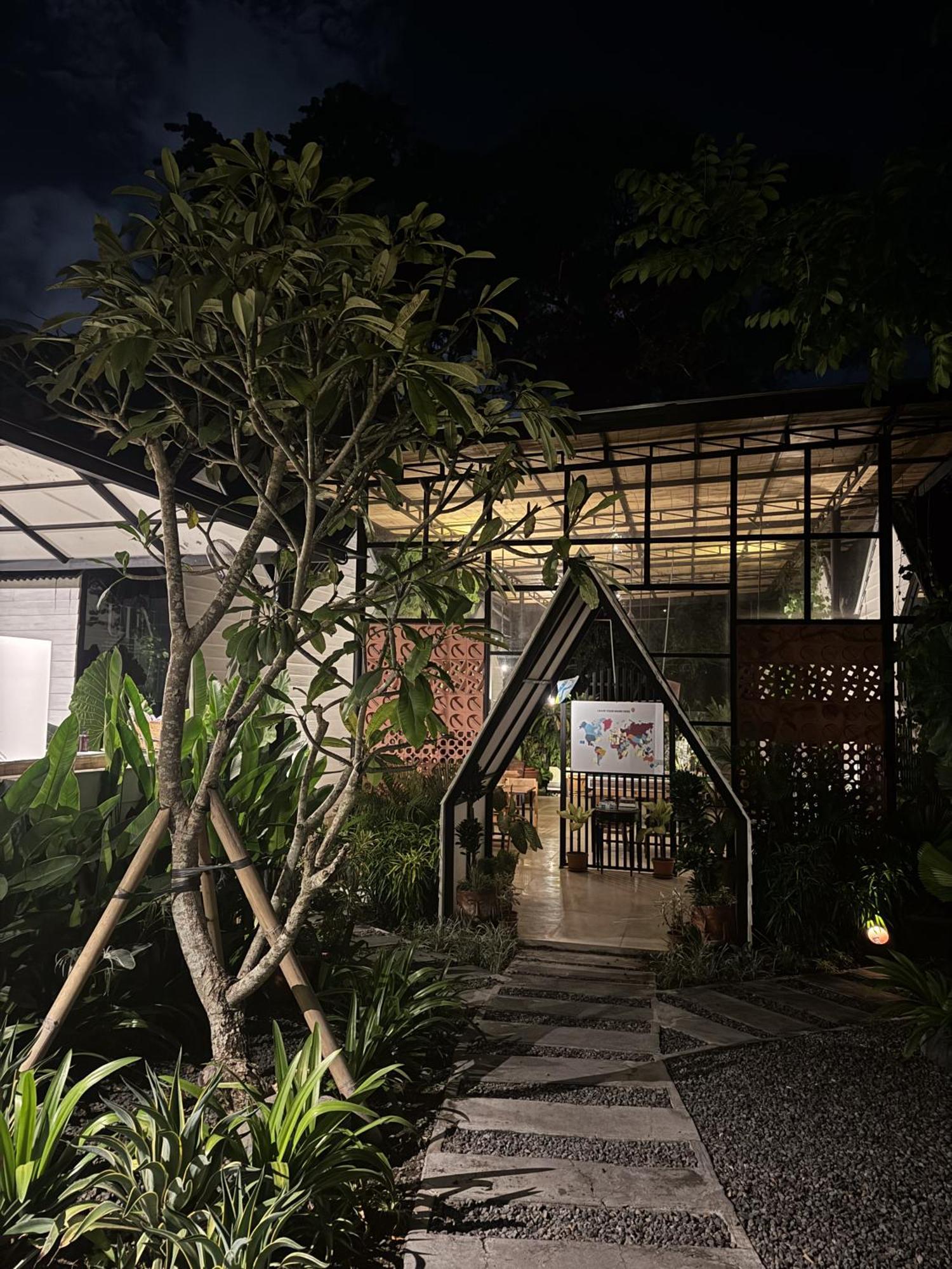 The Jungle Hostel Canggu Exterior photo